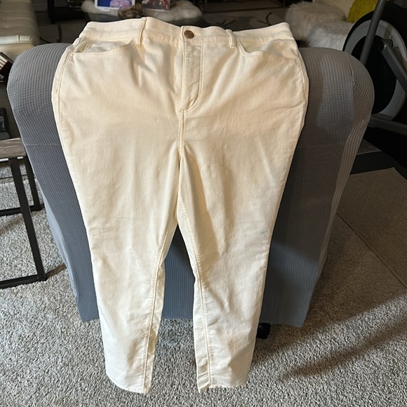 Loft light corduroy soft ivory pants. Size 12P. - Picture 2 of 7